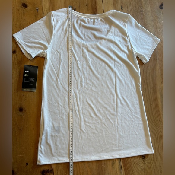 Nike Dri-fit NWT White Short Sleeve Tee Athletic Technical Moisture-wicking top - Picture 4 of 4